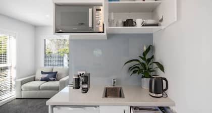 Comfy stylish Central Wellington studio