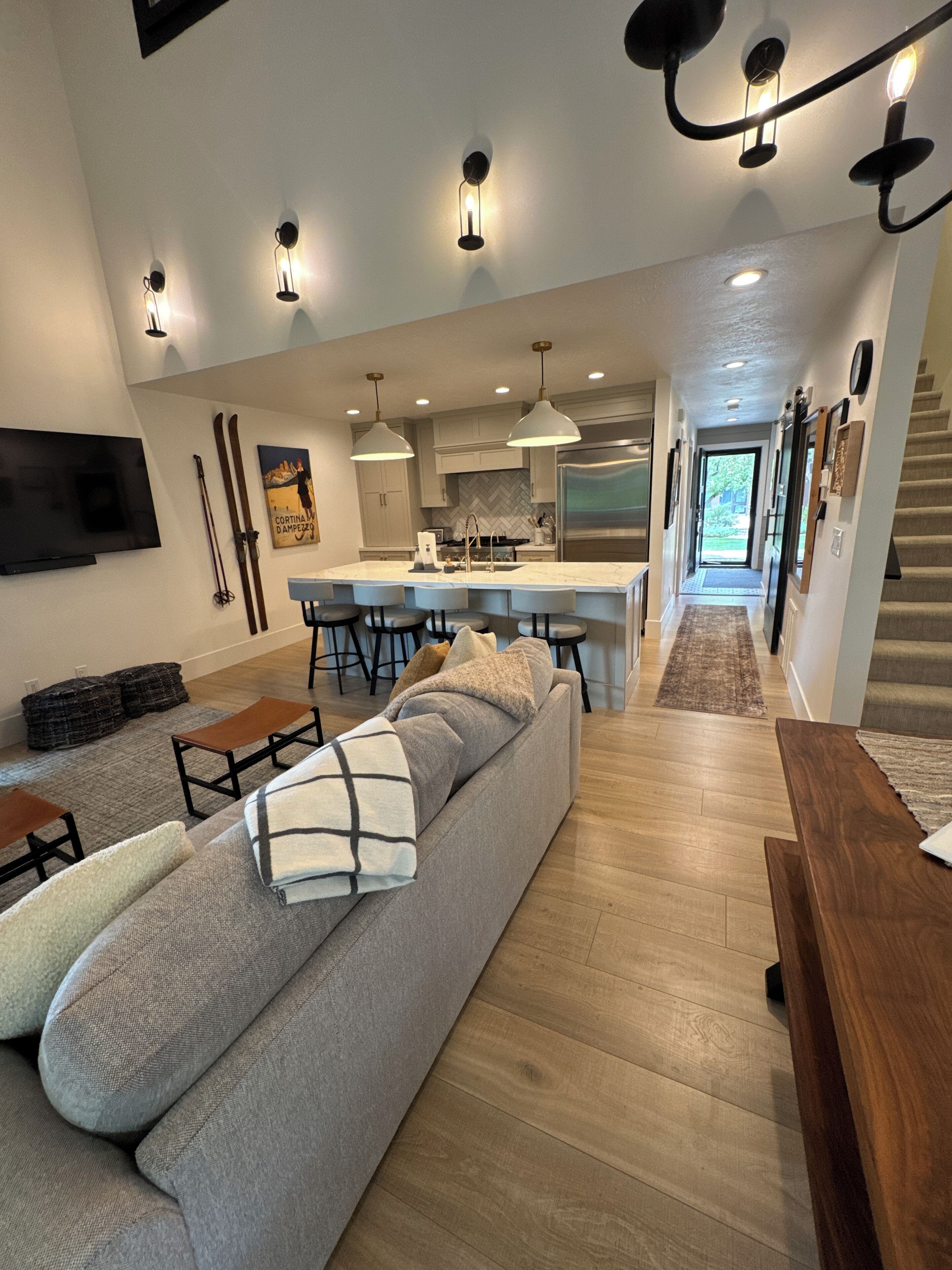 Una Smart TV, una chimenea