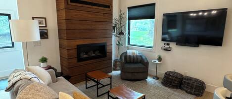 TV connectée, cheminée