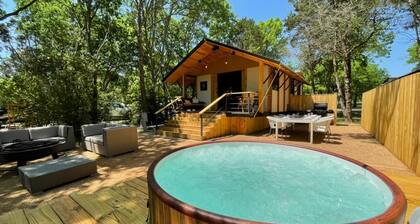 Lake front glamping cabin. Bathroom inside.