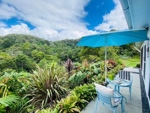 PEACEFUL BEAUTIFUL FARM STAY 20 MINUTES FROM PRISTINE BEACHES