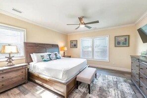 4 多间卧室、办公桌、熨斗/熨衣板、免费 WiFi