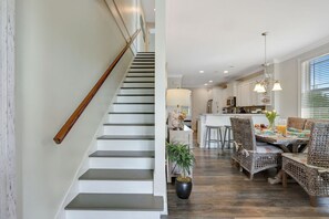 Dining - Tropical Oasis Unit #2 - Left (Marathon)