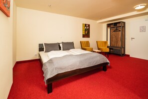 Superior Double Room | Free WiFi, bed sheets - S & D Hotel (Dortmund)