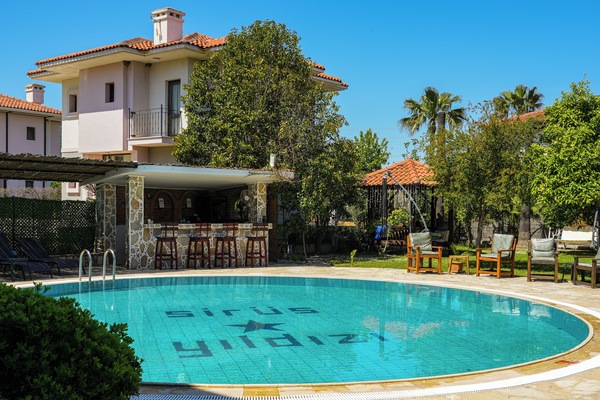 Double Room | Living area | Toys