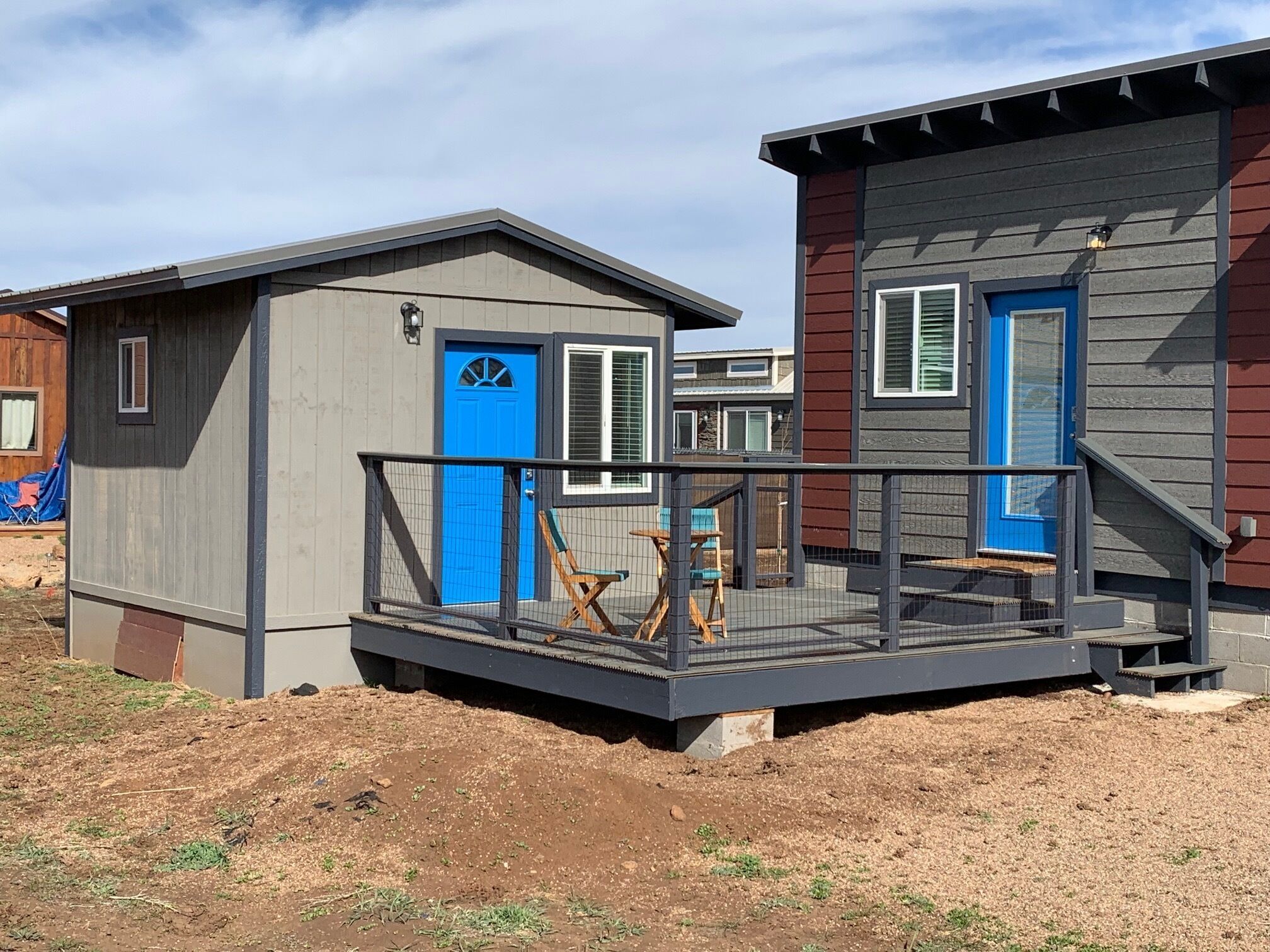 The Little Lodge - Cute tiny home with Casita