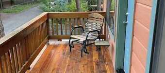 Cub Haus with Hot Tub in the Pines of Pinetop