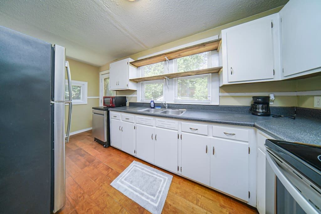 2BR Cottage w/Fenced yard & 2mins to med district