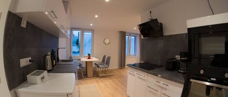 Fridge, microwave, oven, stovetop