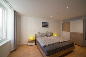 1 bedroom, iron/ironing board, travel cot, free WiFi