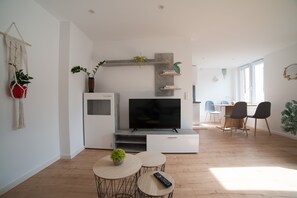 Smart TV, stereo