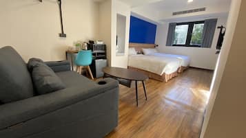 Superior Triple Room | Desk, free WiFi