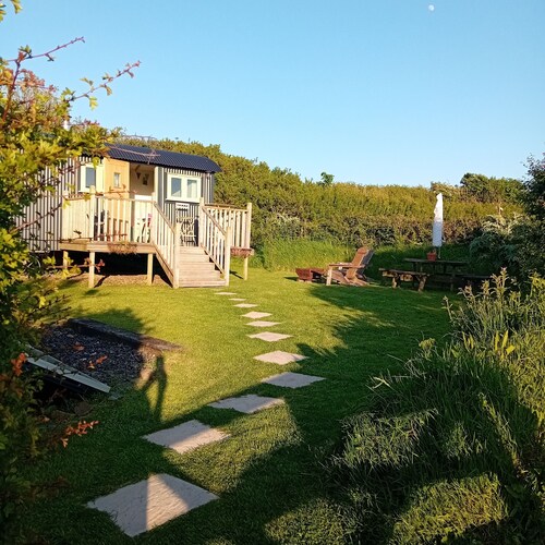 stayinhartland @ Quincecote shepherds hut