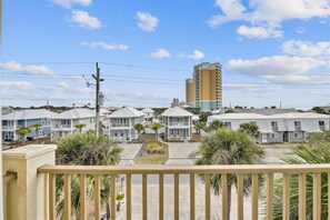 House, 4 Bedrooms | Balcony