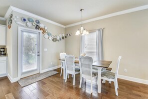 House, 3 Bedrooms | Private kitchen