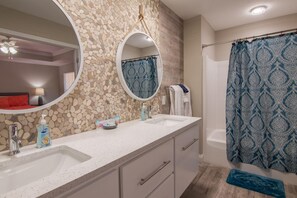 House, 4 Bedrooms | Bathroom | Towels - 3919 Ocean View Drive by Vacations Perfected (Panama City Beach)