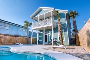 House, 4 Bedrooms | Pool
