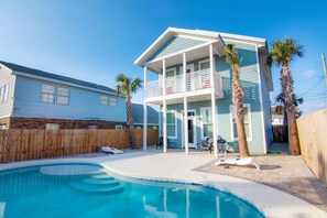House, 4 Bedrooms | Pool