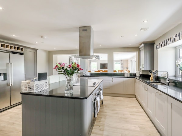 Lave-vaisselle, chaise haute