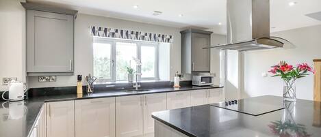 Lavavajillas, silla alta para bebés