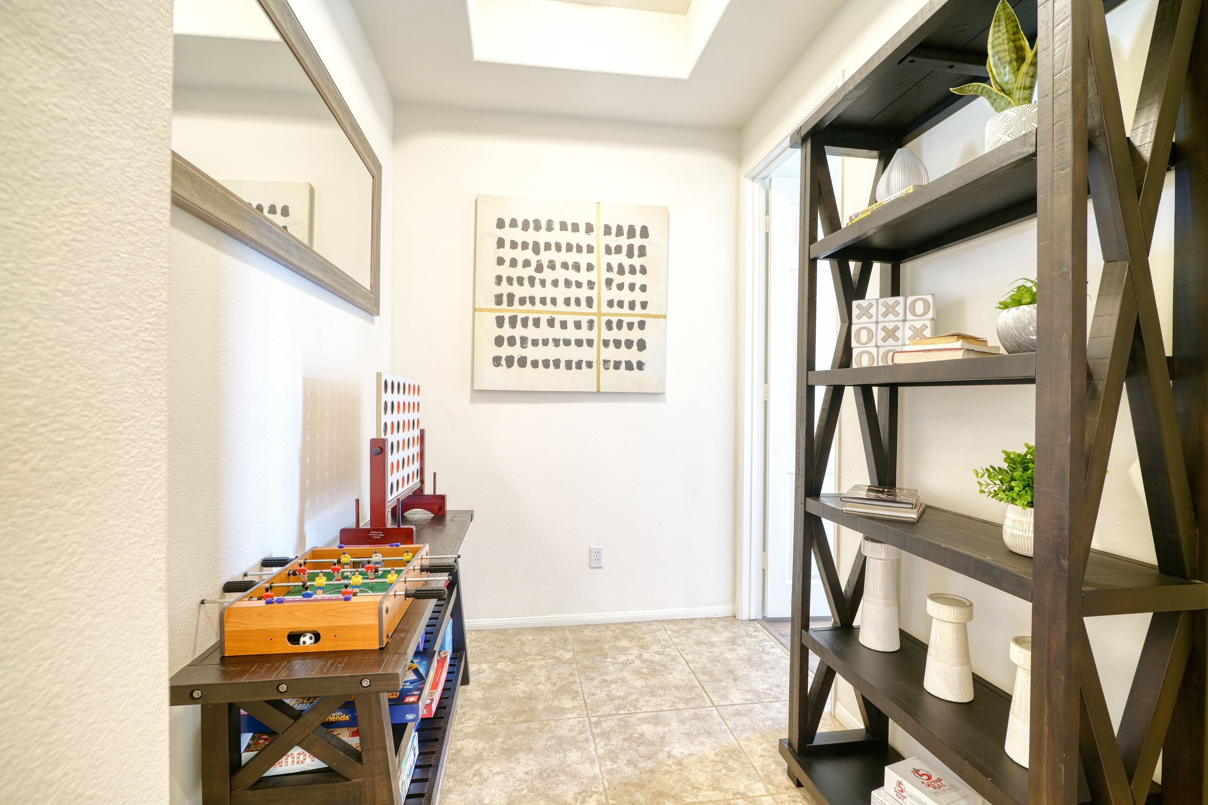 2200 sqft of Pure Bliss Cal-king, Hiking, Pickle Ball, Golfing, Swimming and You