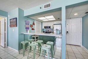 Condo, 1 Bedroom | Private kitchen