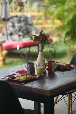 Daily continental breakfast (USD 12 per person) - Casa Swell Coronado (Las Lajas)