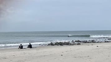 Surfing/bodyboarding