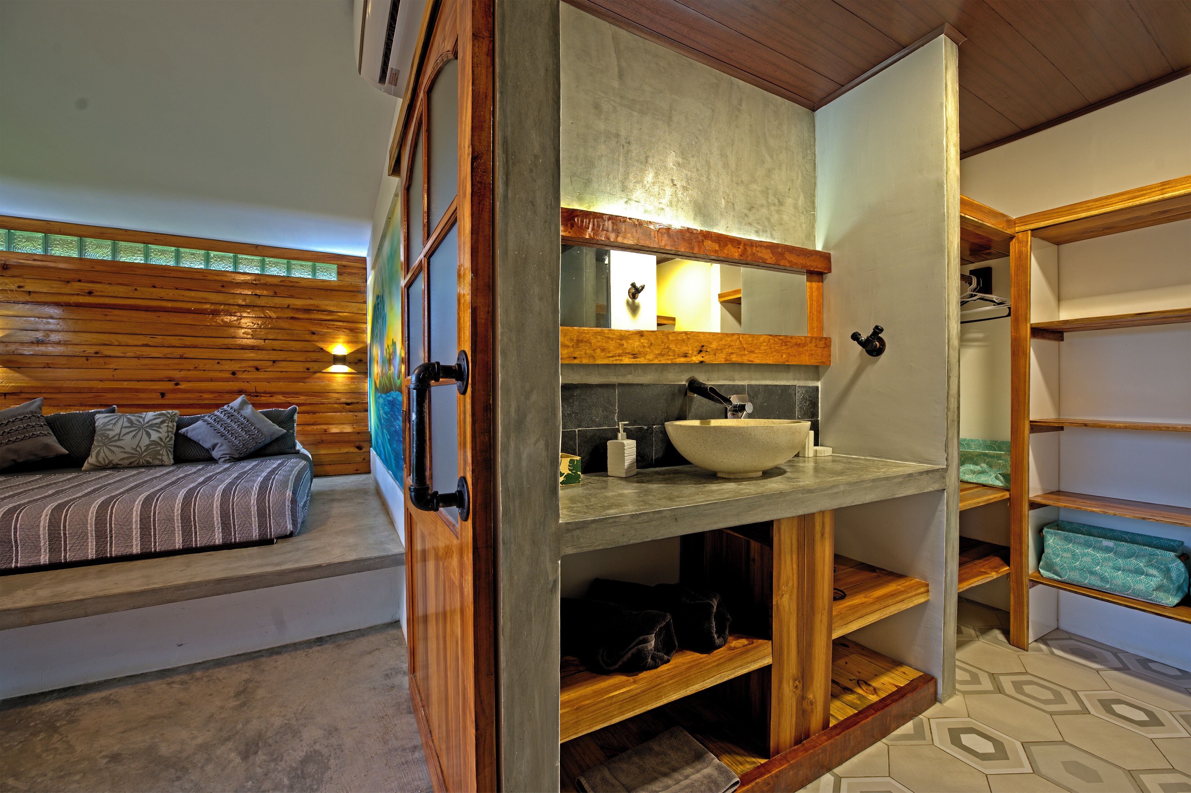 Phòng 4, quang cảnh hồ bơi | Bộ trải giường bằng vải cotton Ai Cập, bộ đồ giường cao cấp 