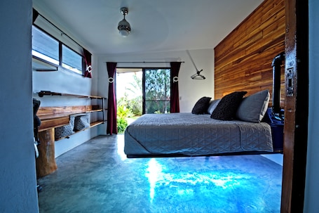 浪漫双人房, 泳池景观 | 埃及棉床单、高档床上用品、加厚床垫、客房内保险箱