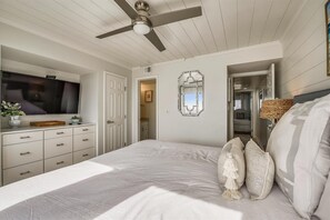 Condo, 3 habitaciones | Decoración personalizada y muebles diferentes 