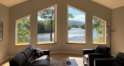 Private location with spectacular river and mountain views!
