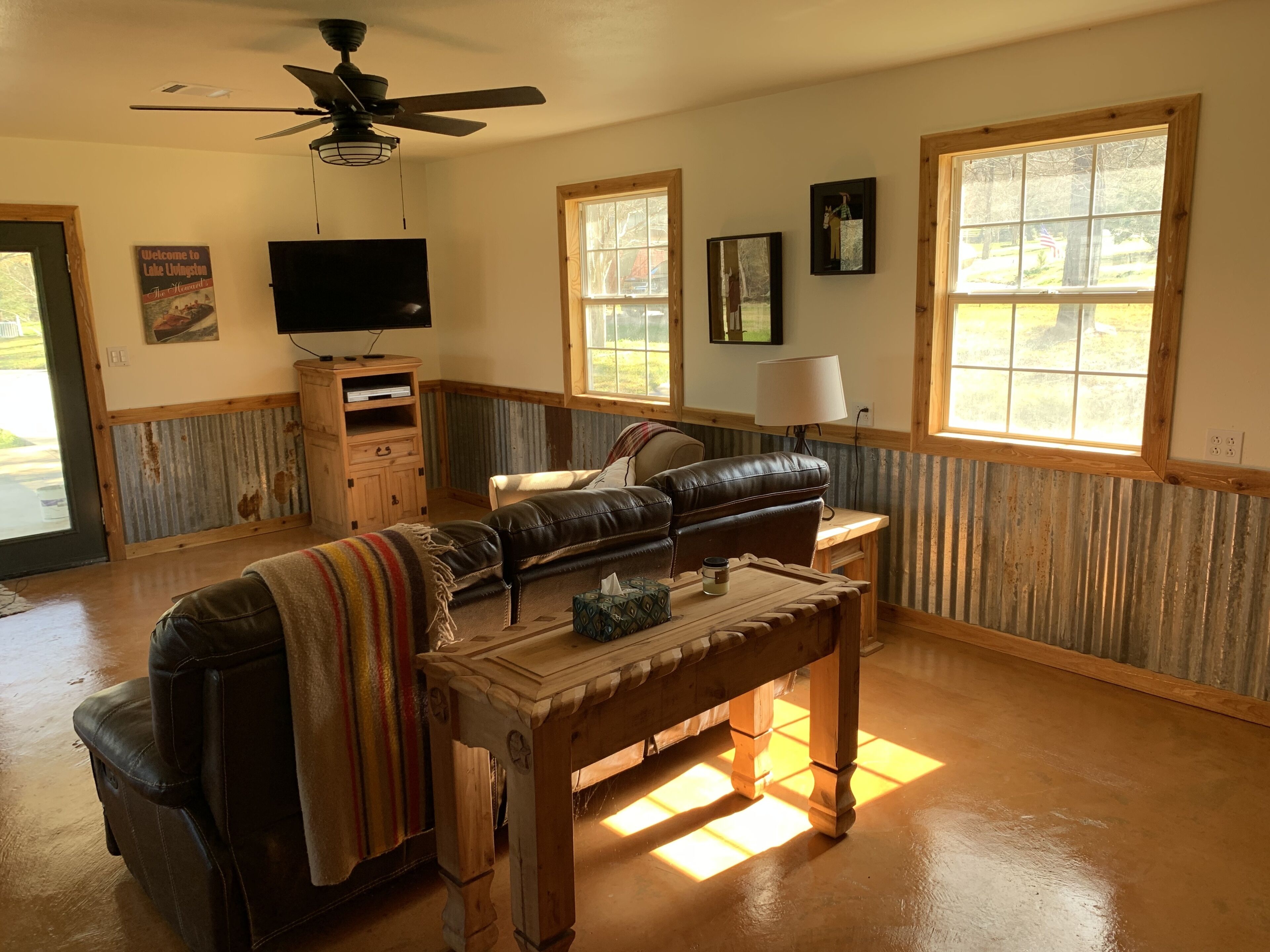 Our Happy Place - 2 Bedroom Cabin near Lake Conroe