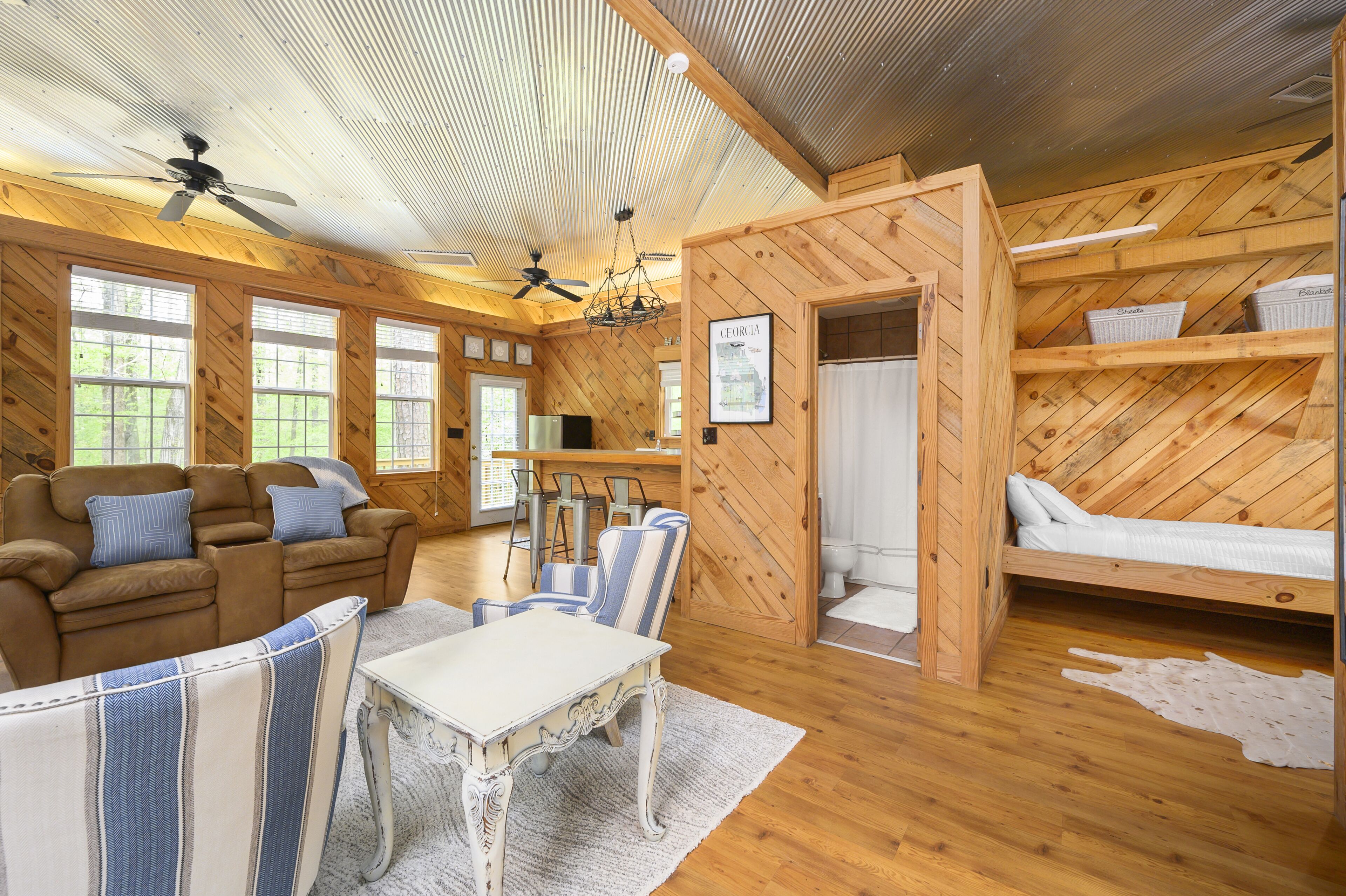 Charming, Picturesque Guest House in North Macon