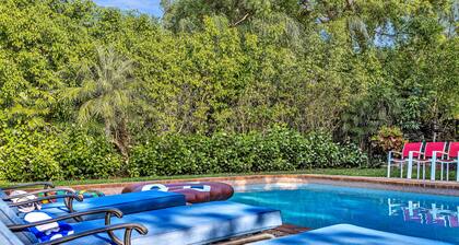 Grand Luxurious Villa, Secluded Backyard Oasis