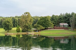 Exterior - Lakeside Cabin Near Holiday World Perfect for Families & Friends (Troy)