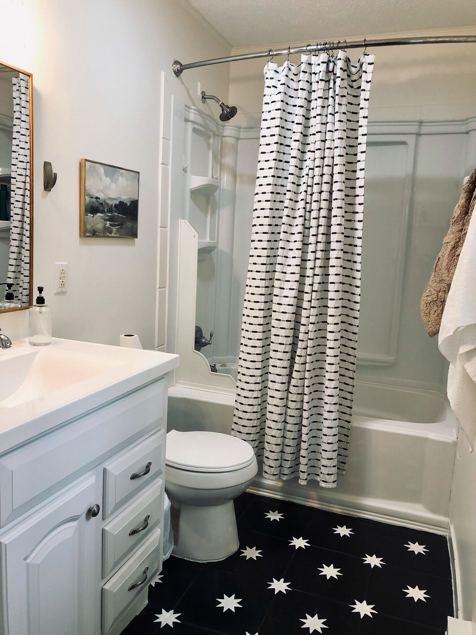 Banner Elk house sleeps 8. Minutes to everything!