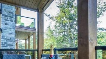 Luxury Condo, 1 Bedroom | Terrace/patio