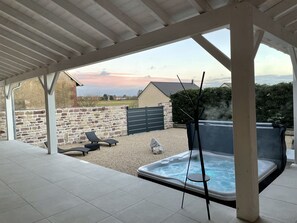 Terrace/patio - Romantic room with outdoor Jacuzzi, comfort and luxury Brin du Jour (Roye)