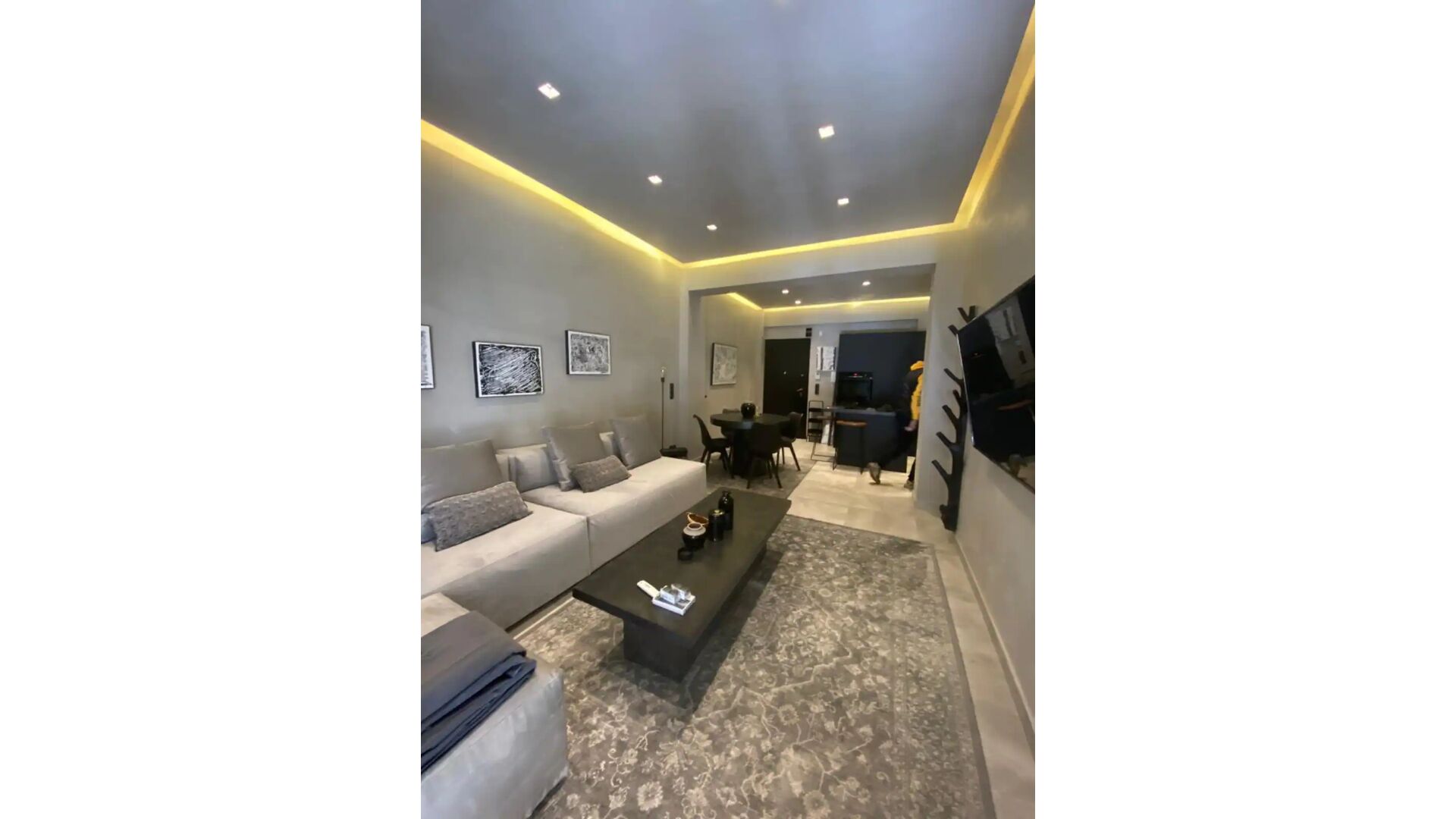 Luxury Apartment near the Sea.