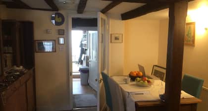 CATHEDRAL VIEW COTTAGE, CANTERBURY