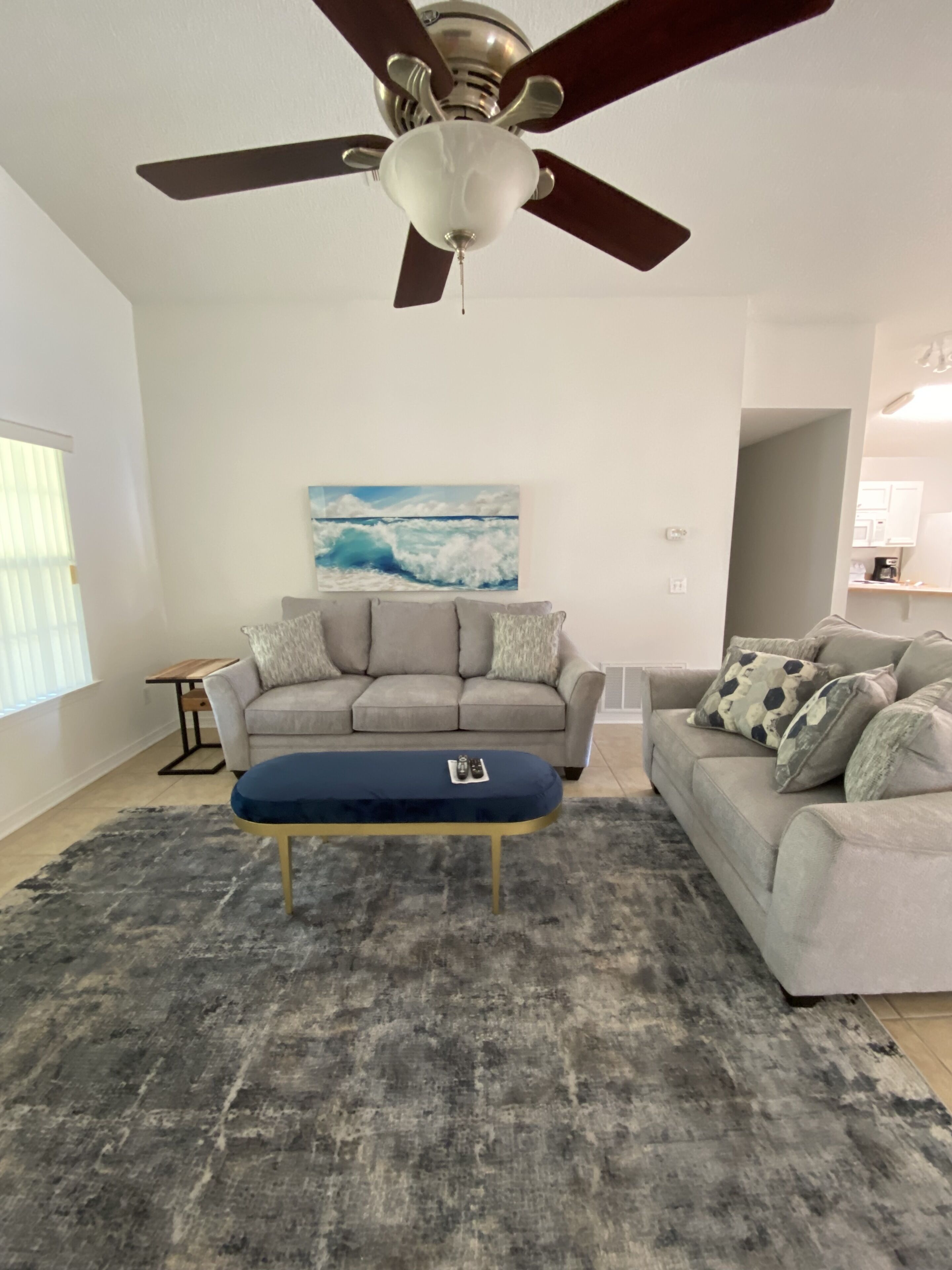 Beautiful Pet Friendly 4 bedroom, 2 Ba Home, 10 min to Beautiful Pensacola Beach