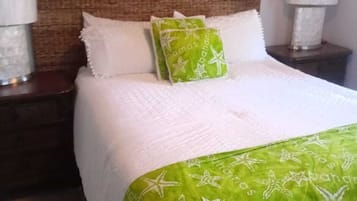 1 habitación, tabla de planchar con plancha, wifi gratis y ropa de cama