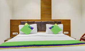 Deluxe Double Room | Desk, iron/ironing board - Treebo Trend Hotel Fortuner (New Delhi)