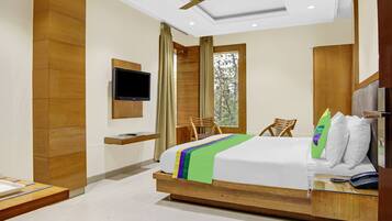 Premium Double Room | Desk, iron/ironing board