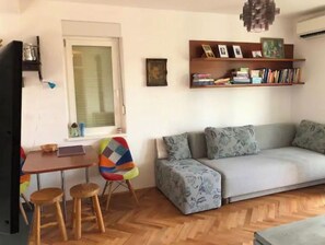 Offices, printers - Comfy flat with a splendid view - 10 min walk from beach! (Izola)