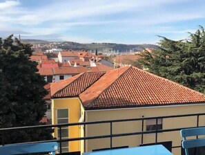 Exterior - Comfy flat with a splendid view - 10 min walk from beach! (Izola)
