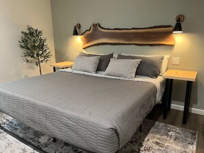 2 bedrooms, iron/ironing board, travel cot, free WiFi