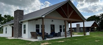 Mallard House -Peaceful cabin-retreat-like setting