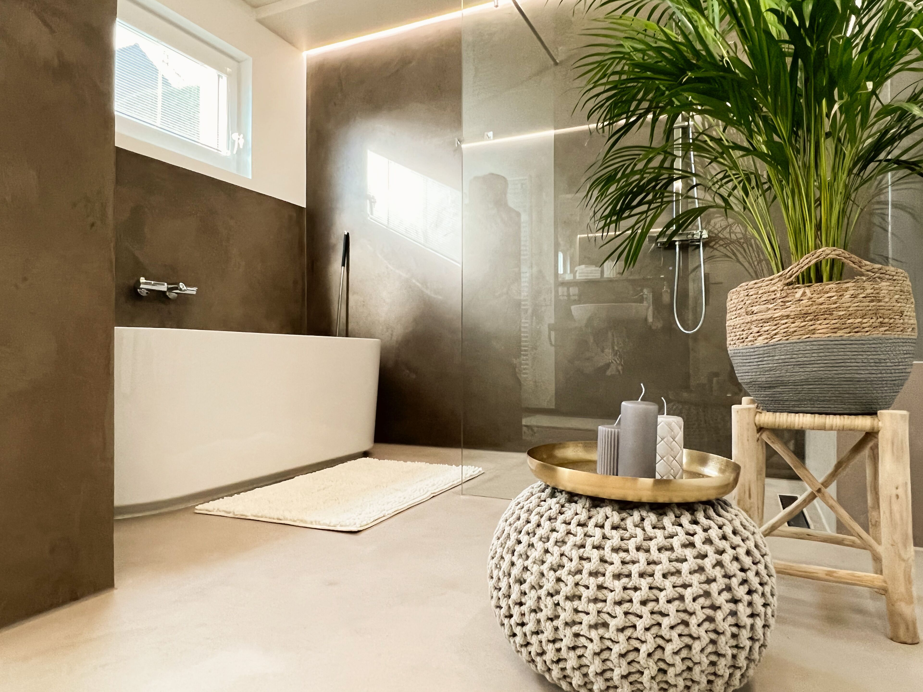 Bathtub, hair dryer, towels, soap